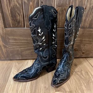 Cowgirl boots size7